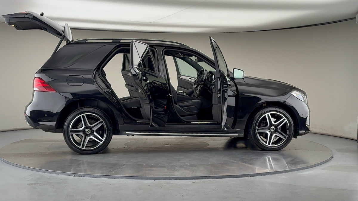 More views of Mercedes-Benz GLE