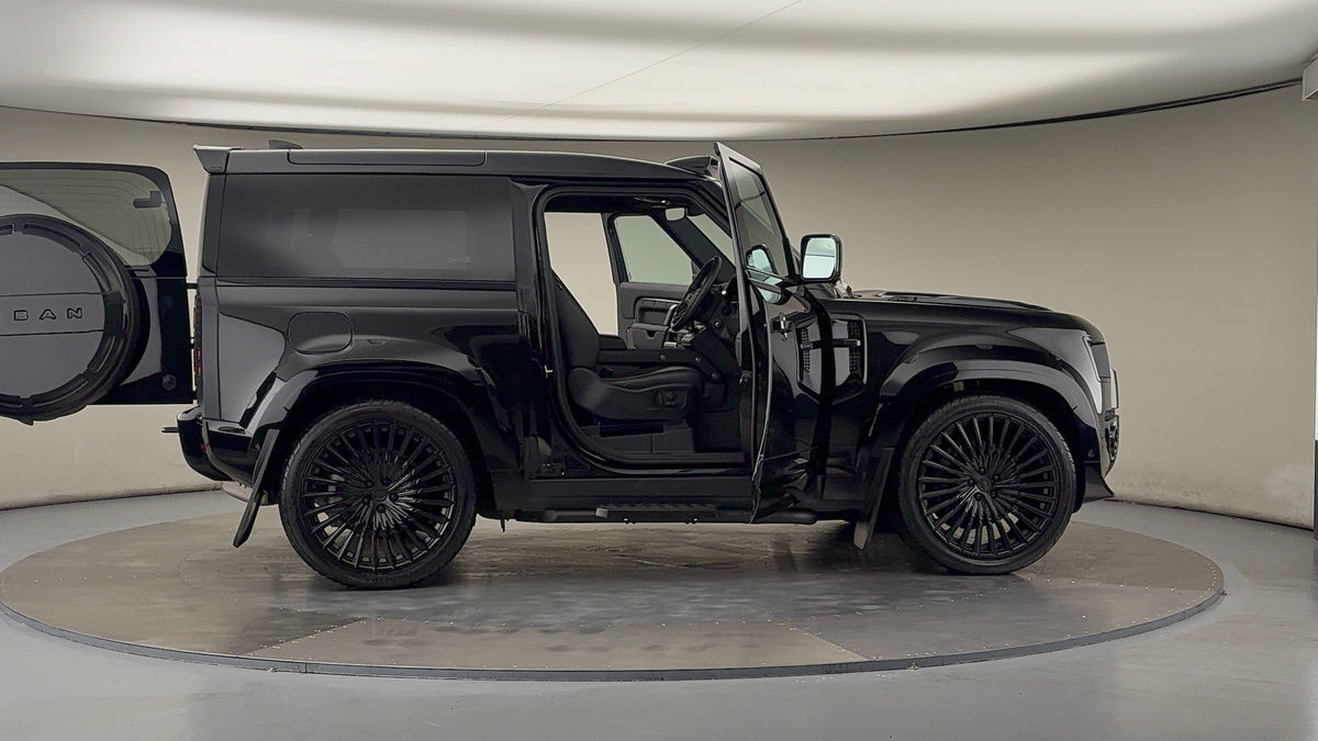 More views of Land Rover Defender 90