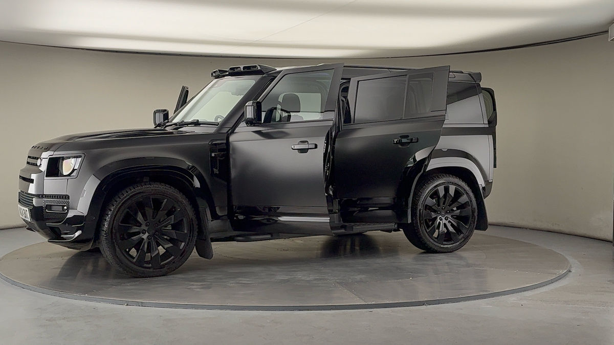 More views of Land Rover Defender 110