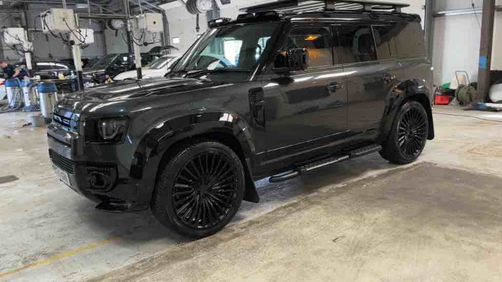 More views of Land Rover Defender 110