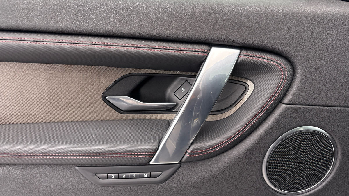 Land Rover Discovery Sport Image 19