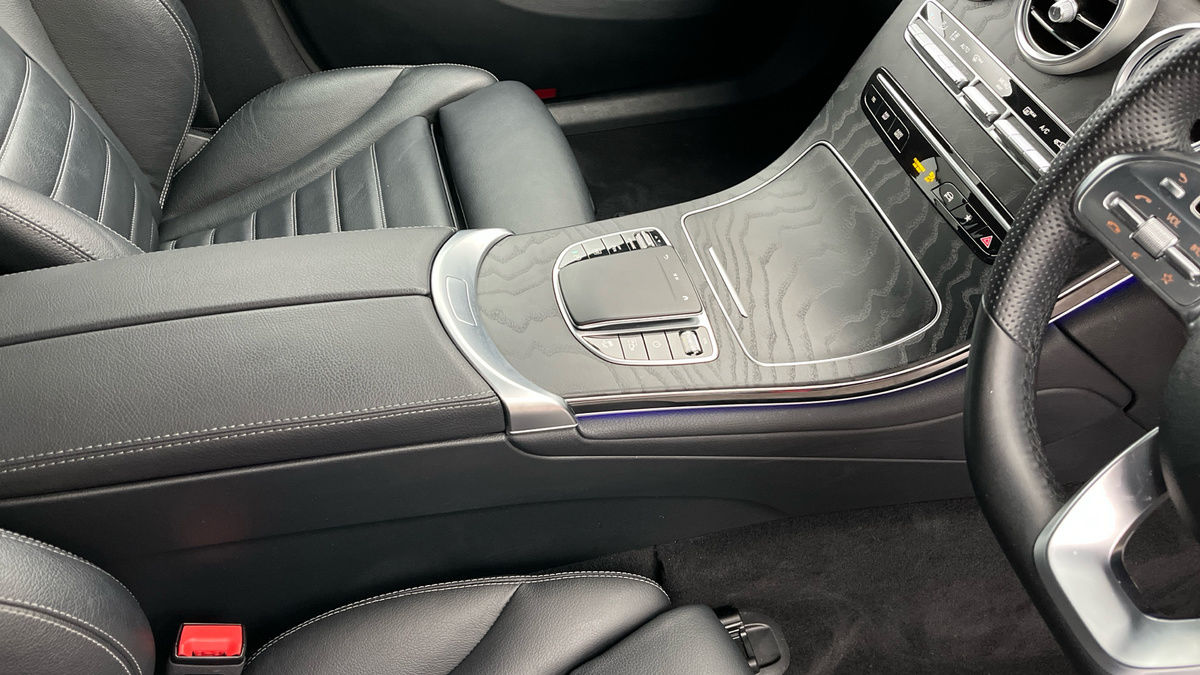 Mercedes-Benz GLC Image 18