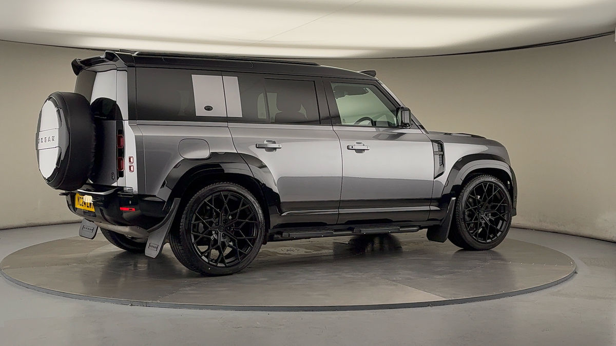 More views of Land Rover Defender 110