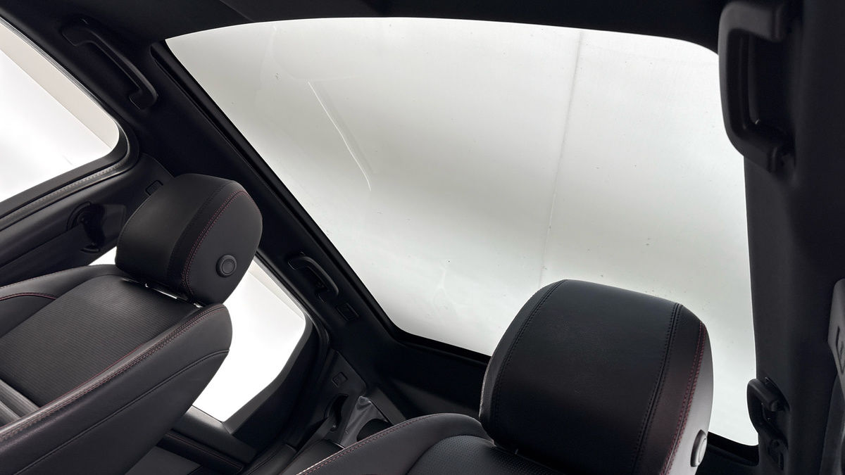 Land Rover Discovery Sport Image 6