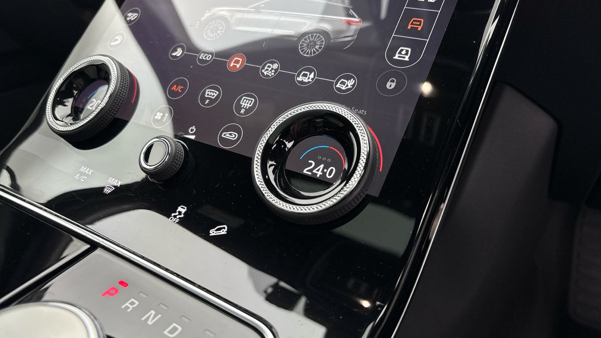 Land Rover Range Rover Velar Image 26