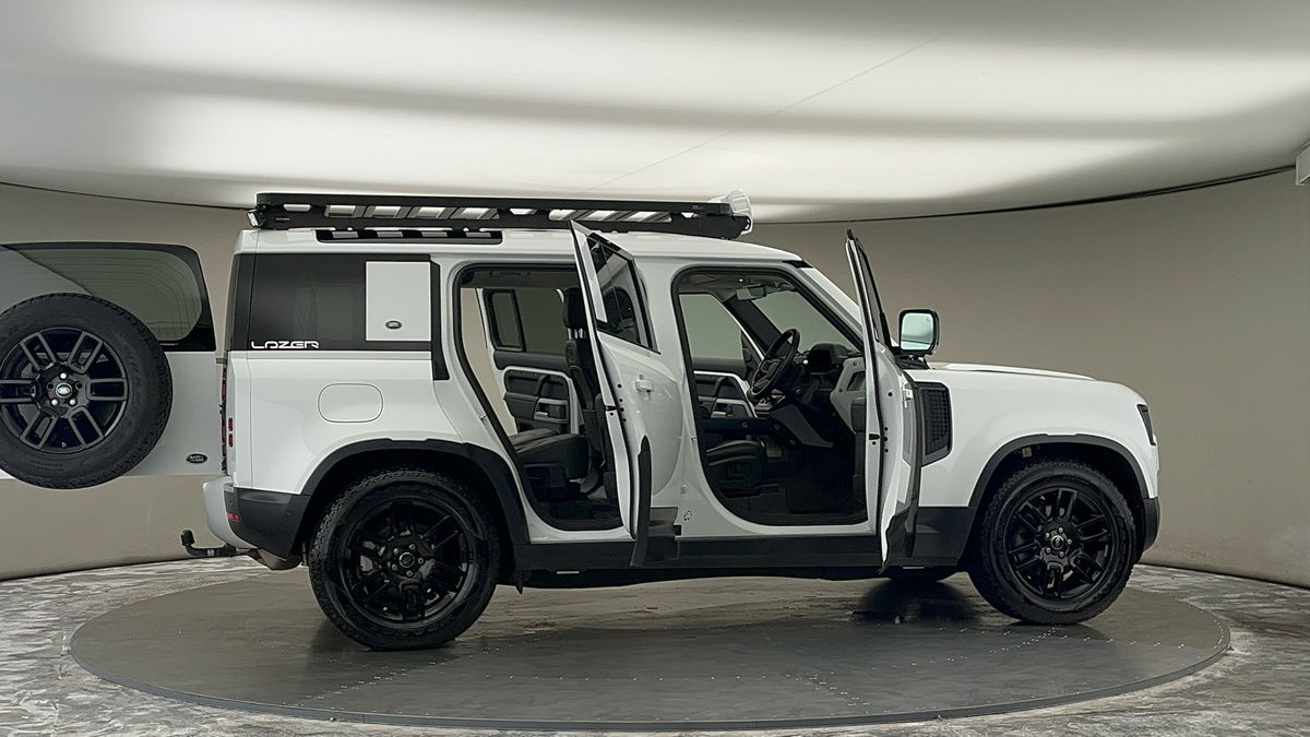 More views of Land Rover Defender 110
