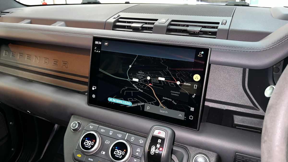 Land Rover Defender 110 Image 17