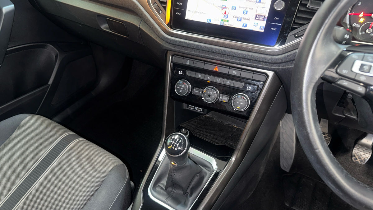 Volkswagen T-Roc Image 18