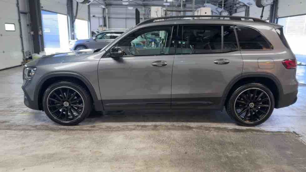More views of Mercedes-Benz GLB