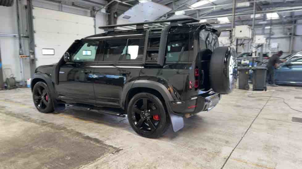 More views of Land Rover Defender 110