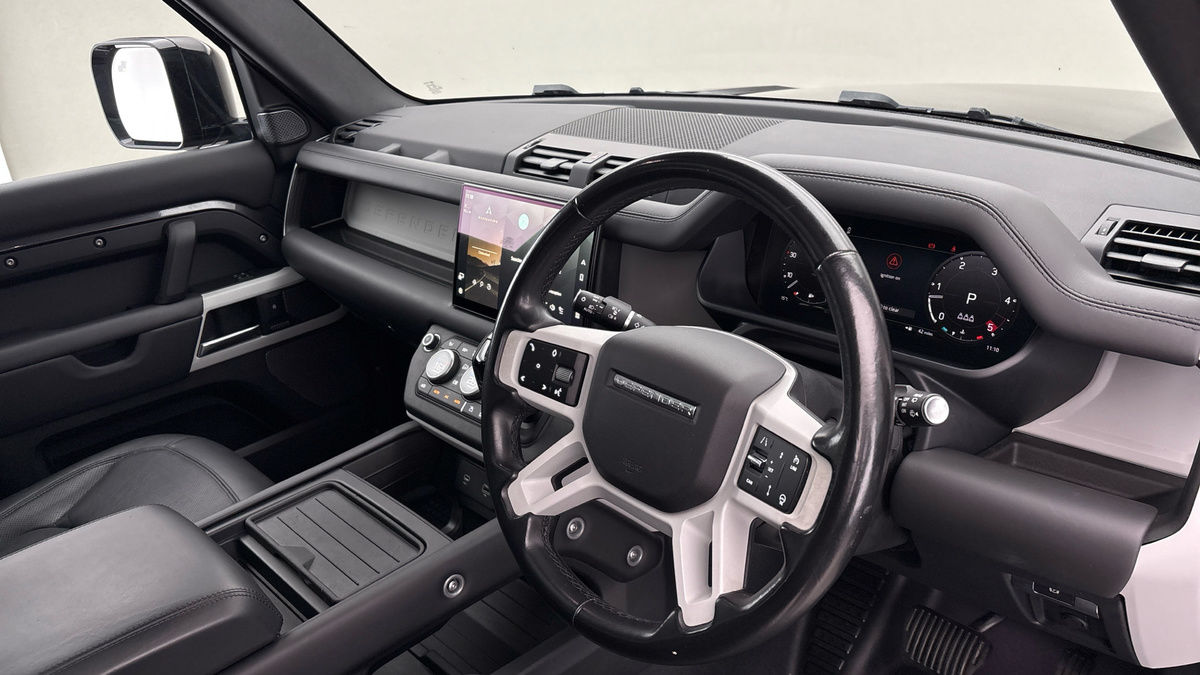 Land Rover Defender 110 Urban Image 5