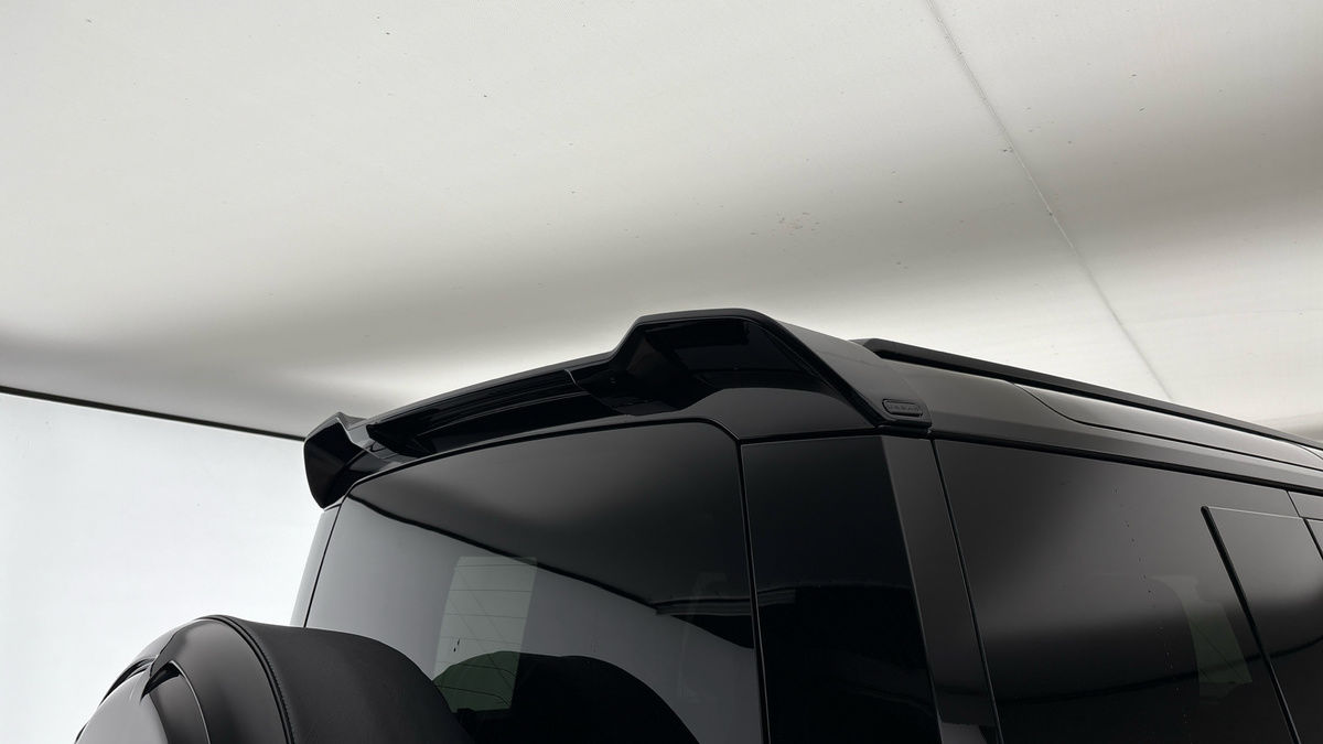 Land Rover Defender 110 Urban Image 45