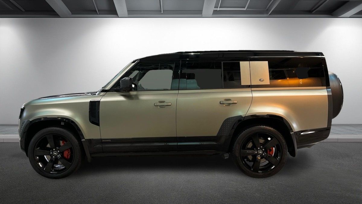 Land Rover Defender 130 Image 15