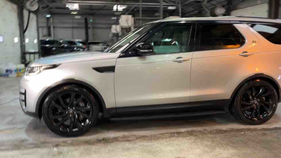 More views of Land Rover Discovery