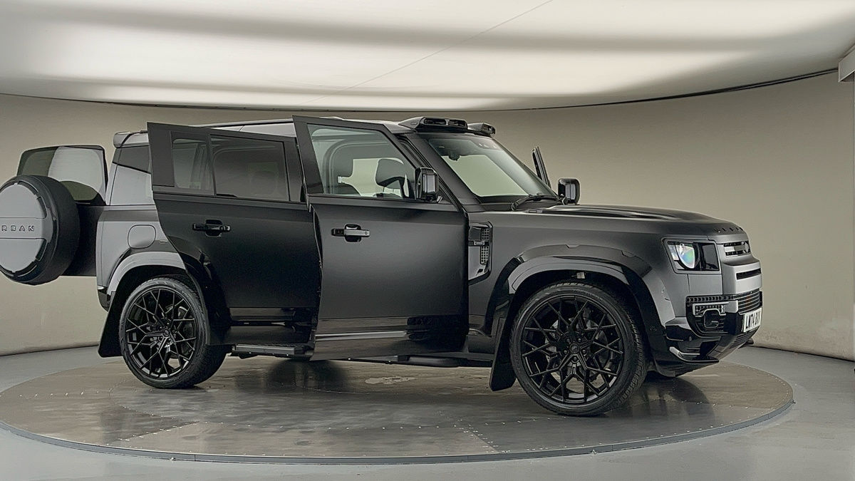 More views of Land Rover Defender 110