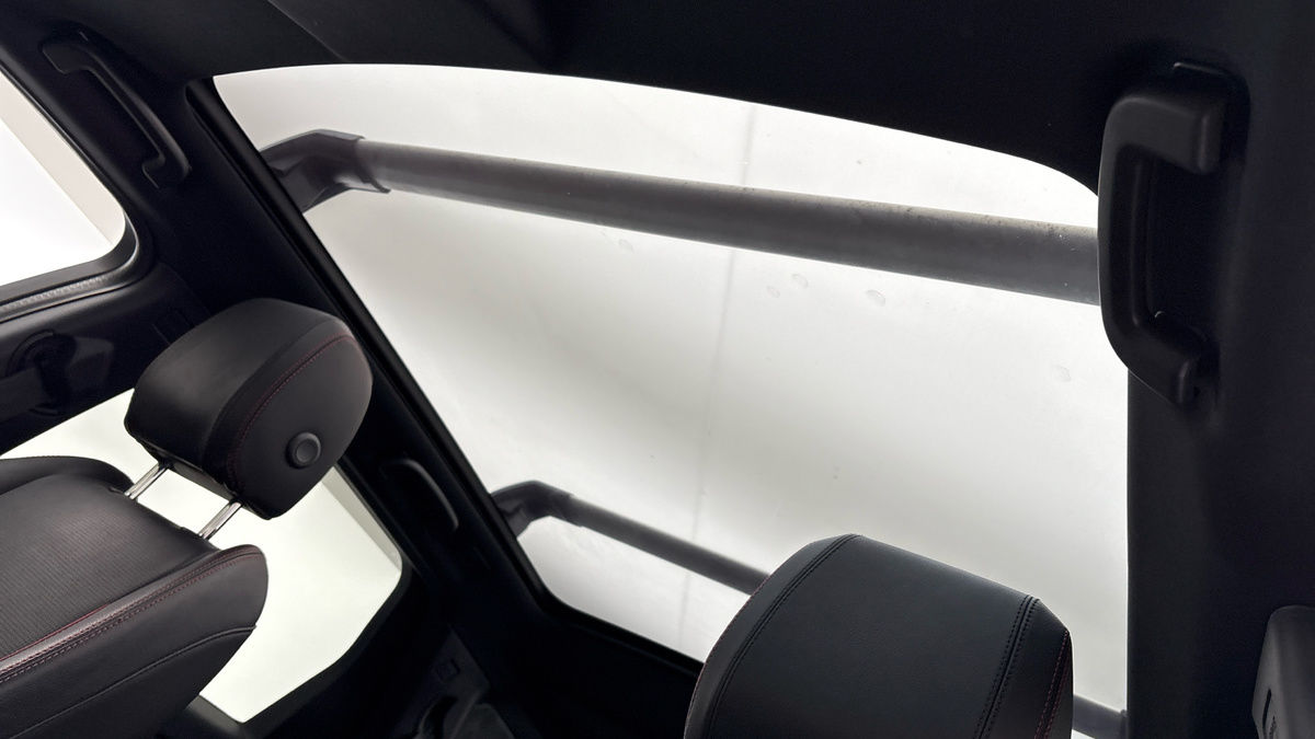 Land Rover Discovery Sport Image 6