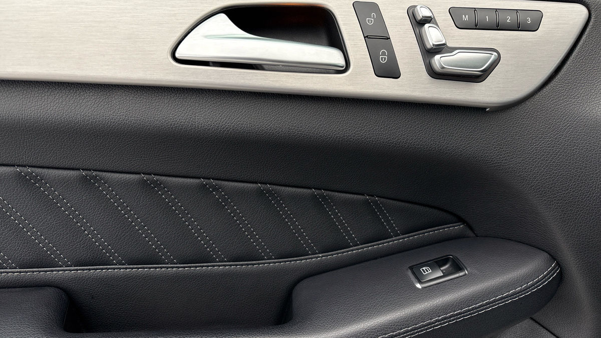 Mercedes-Benz GLE Image 19