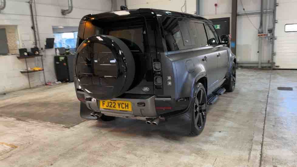 More views of Land Rover Defender 110