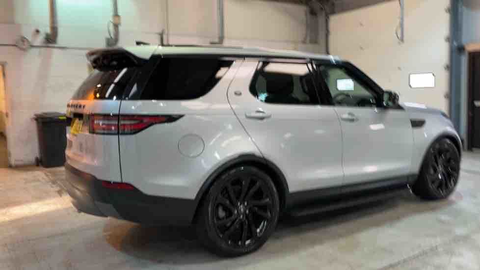 More views of Land Rover Discovery