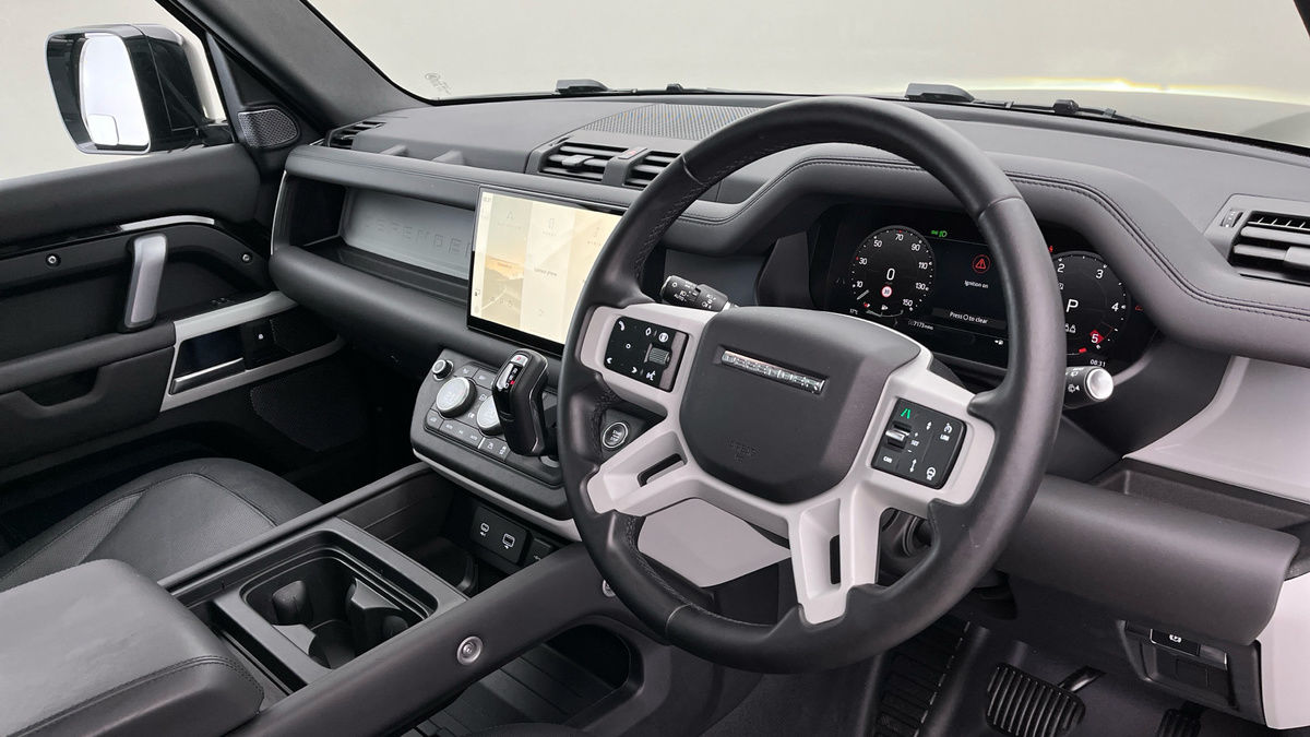 Land Rover Defender 110 Urban Image 5