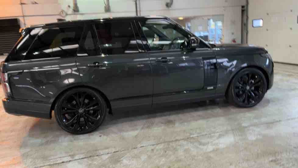 More views of Land Rover Range Rover