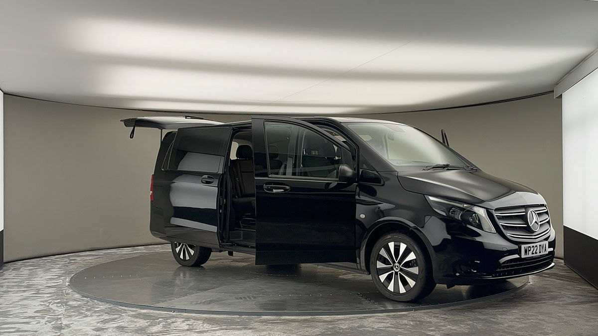 More views of Mercedes-Benz Vito