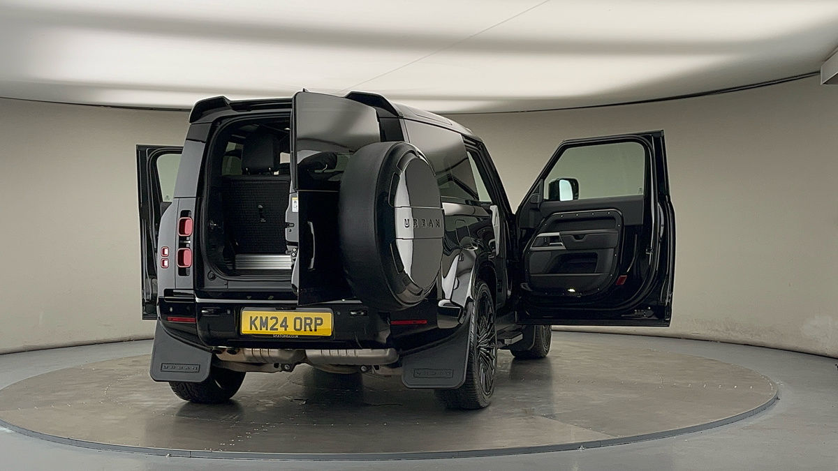 More views of Land Rover Defender 90