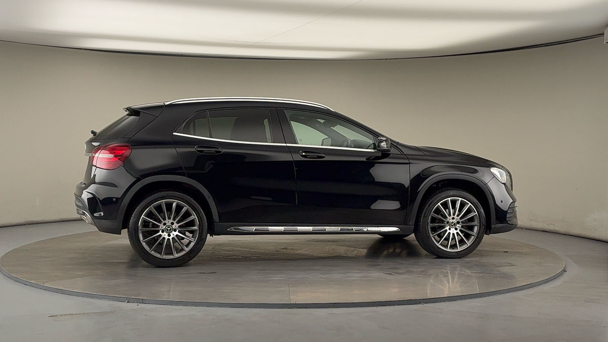 More views of Mercedes-Benz GLA