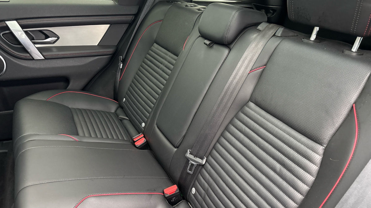 Land Rover Discovery Sport Image 8