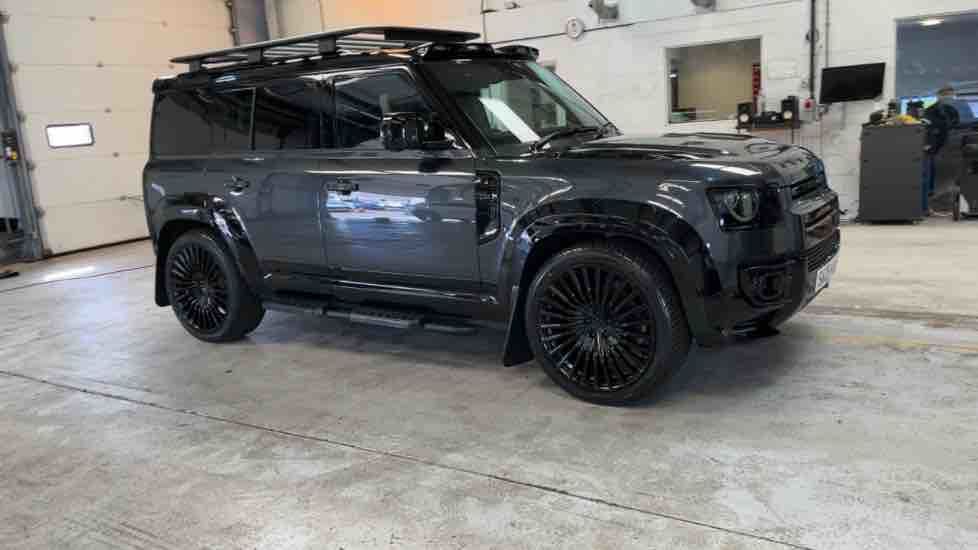 More views of Land Rover Defender 110
