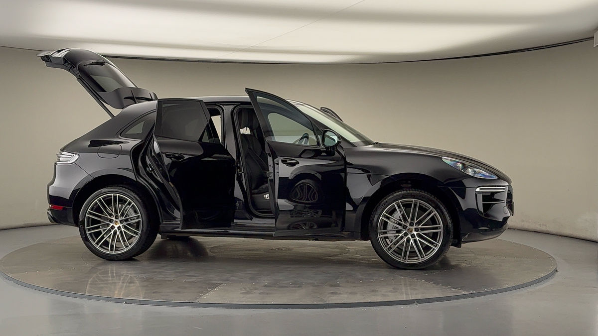 More views of Porsche Macan