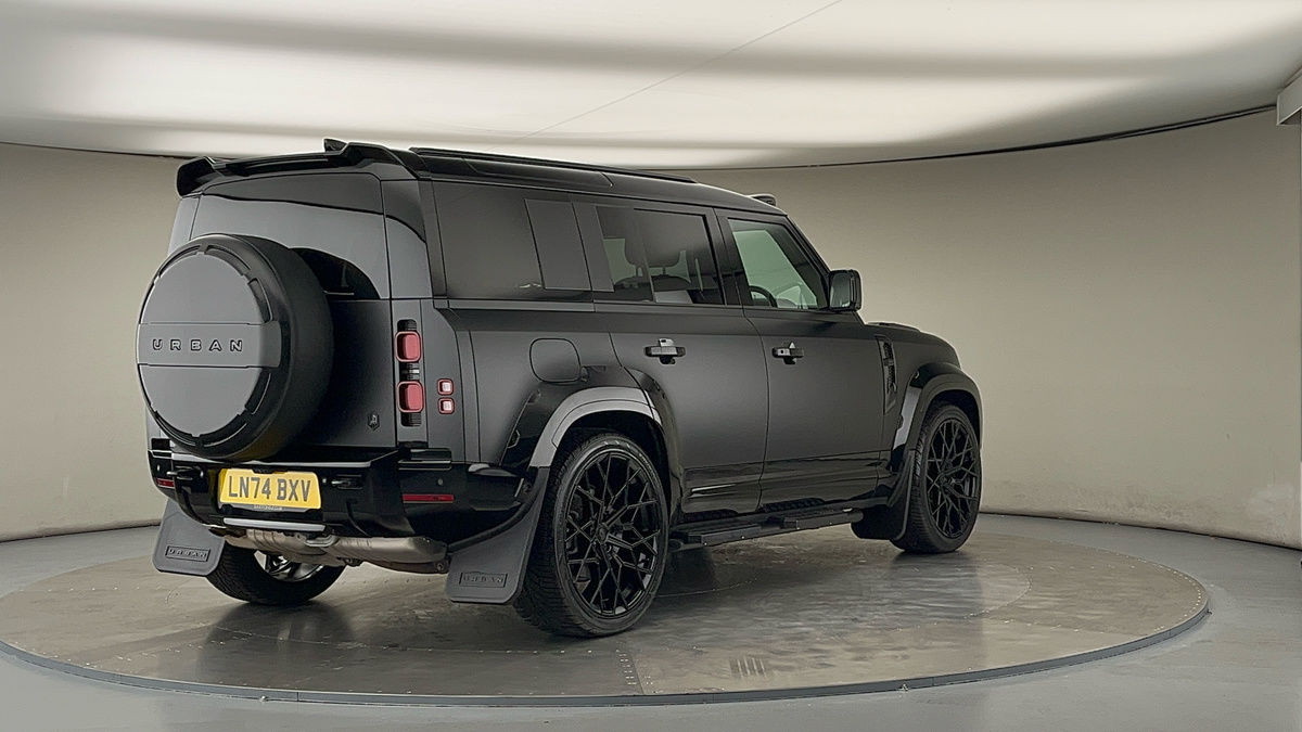 More views of Land Rover Defender 110