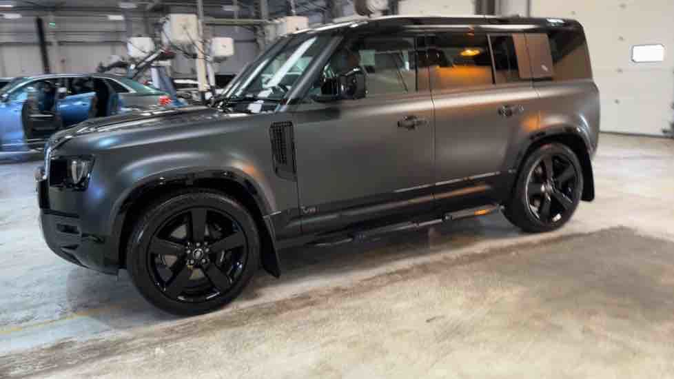 More views of Land Rover Defender 110