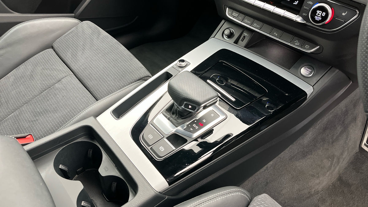 Audi Q5 Image 6