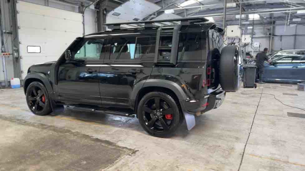 More views of Land Rover Defender 110