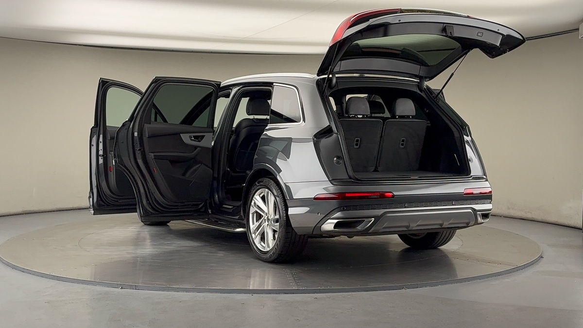 Audi Q7 Image 23
