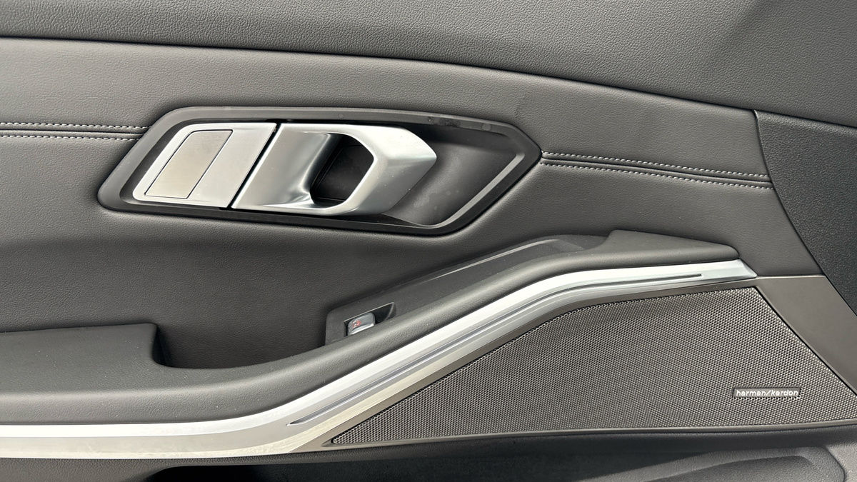 BMW M3 Competition Image 19