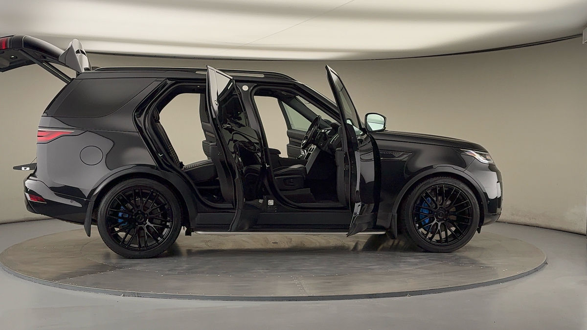 More views of Land Rover Discovery