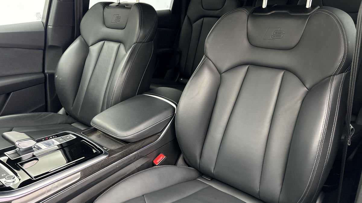 Audi Q7 Image 7