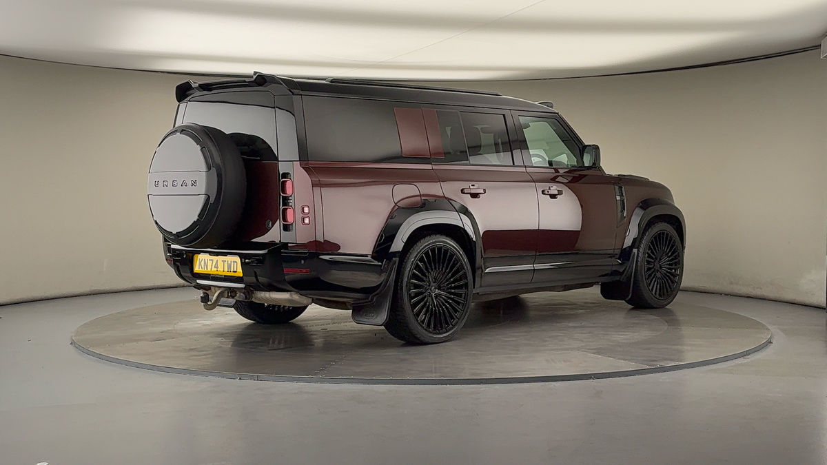 Land Rover Defender 130 Urban Image 21