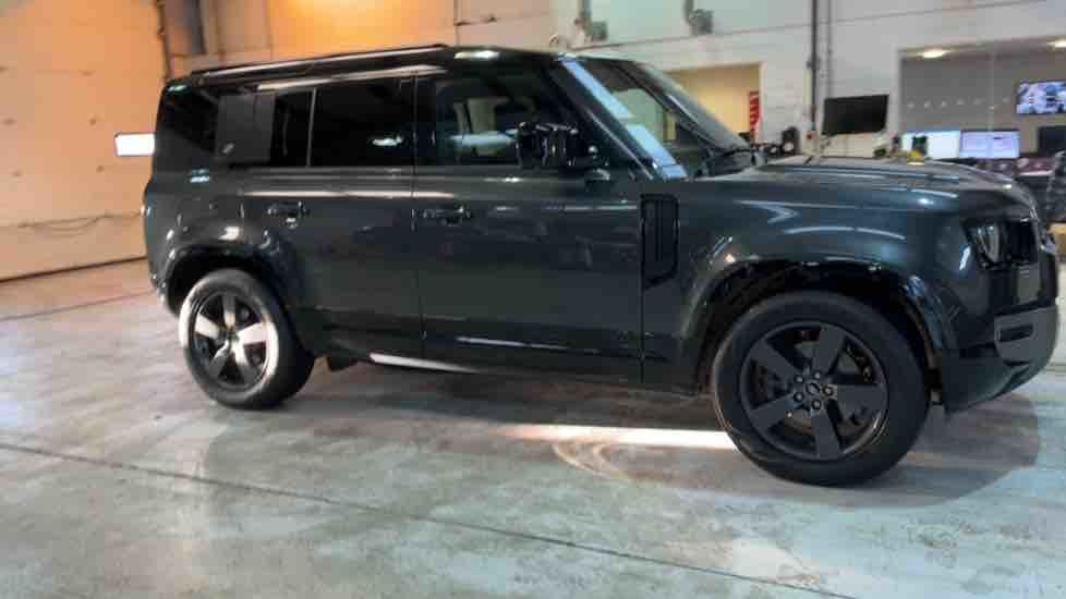 More views of Land Rover Defender 110