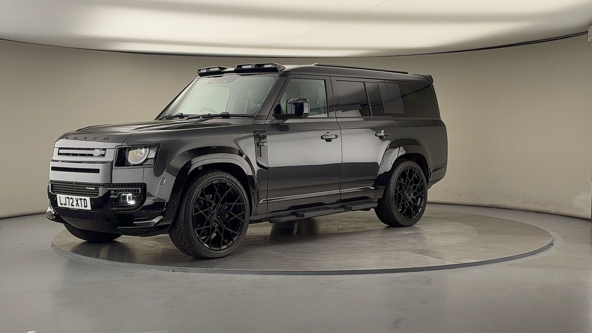 Land Rover Defender 130 Urban Image 20