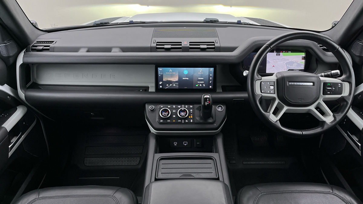Land Rover Defender 110 Image 12