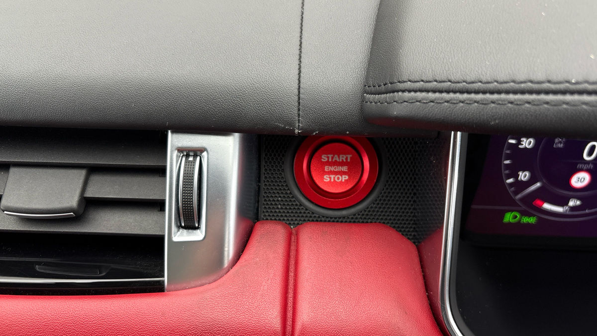 Land Rover Range Rover Sport Image 26