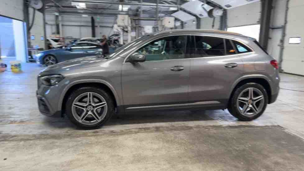 More views of Mercedes-Benz GLA