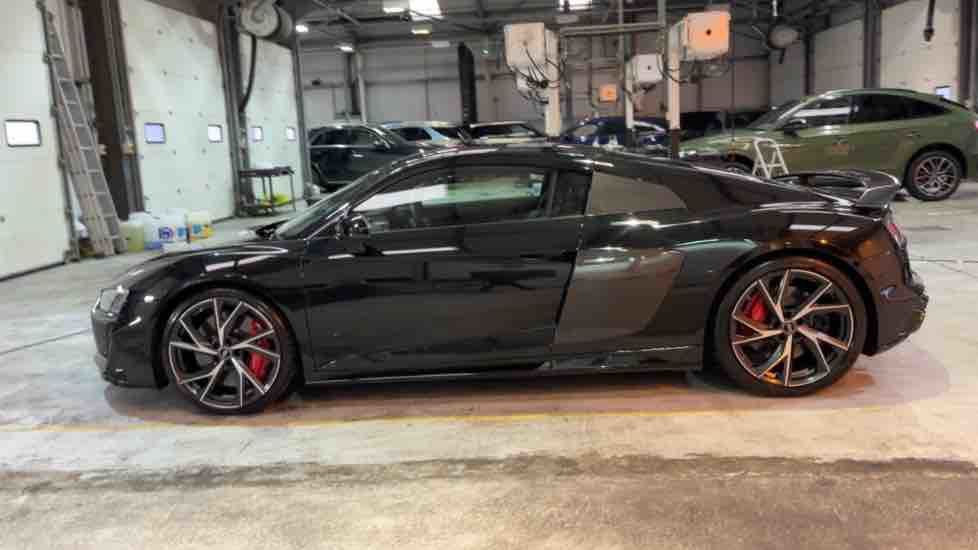 More views of Audi R8