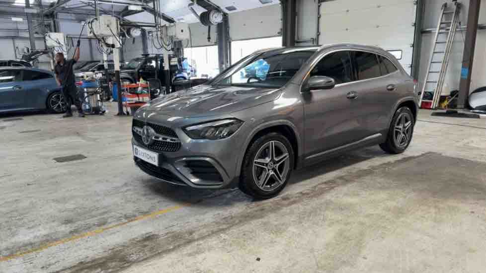 More views of Mercedes-Benz GLA