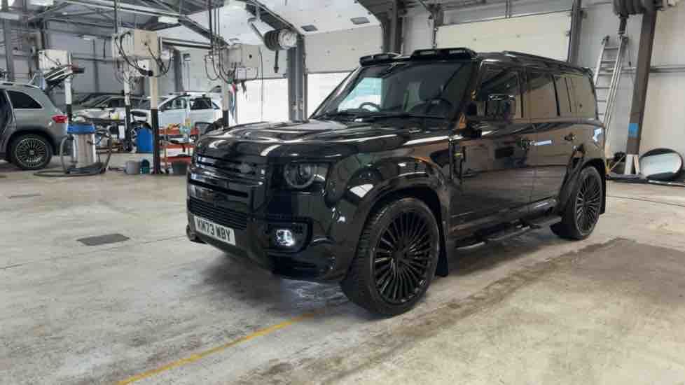 More views of Land Rover Defender 110
