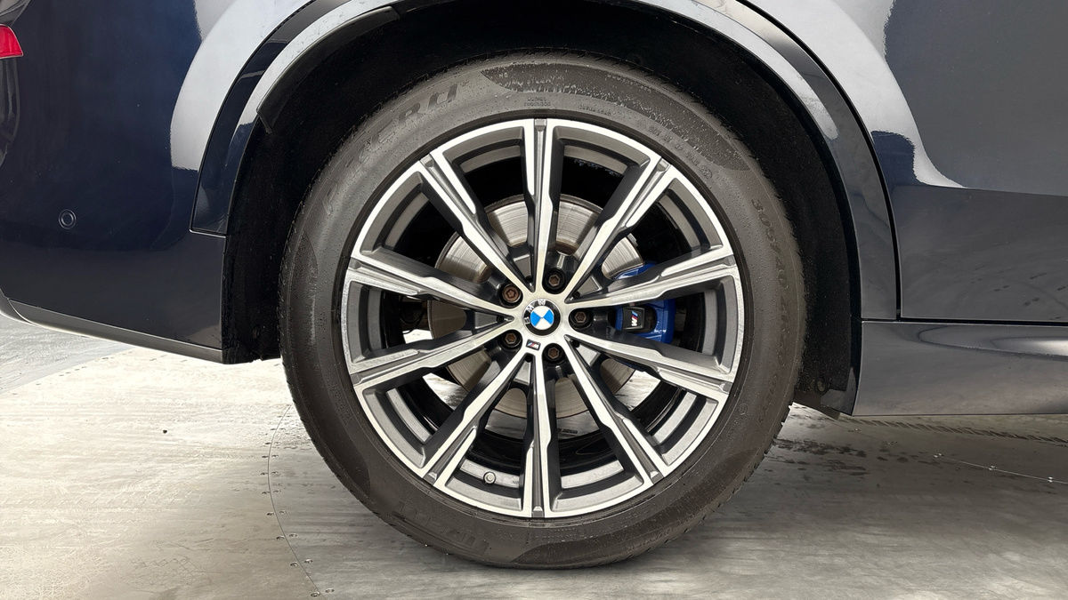 BMW X5 Image 10