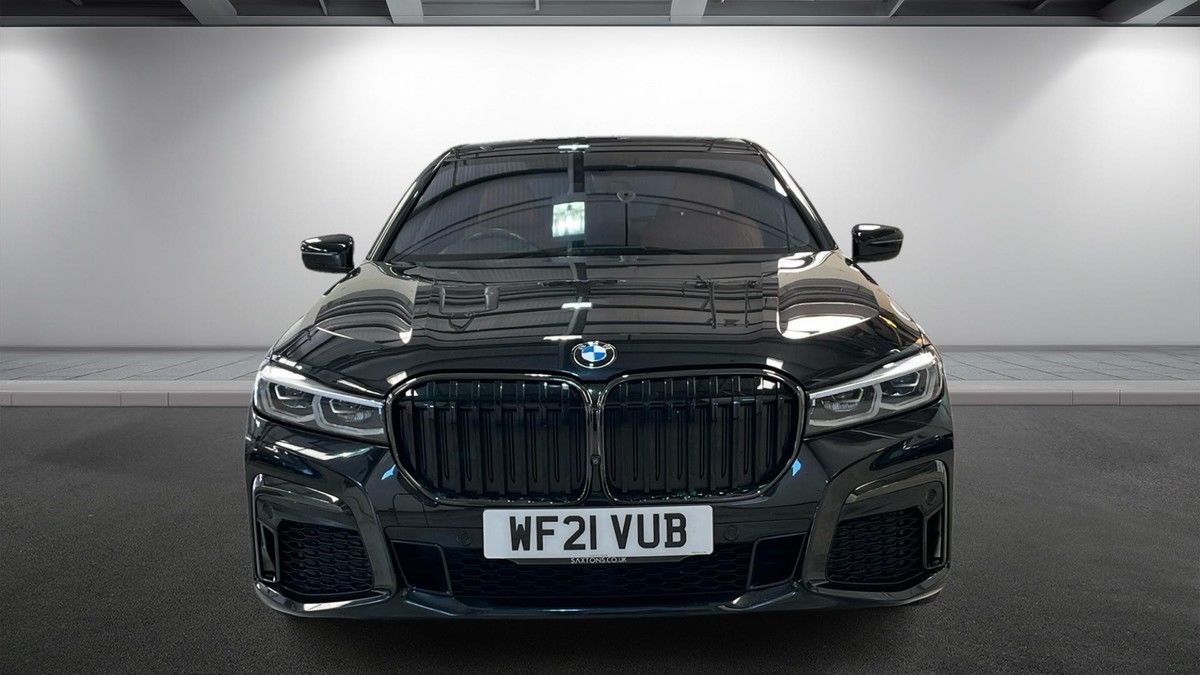 BMW 7 Series Image 3
